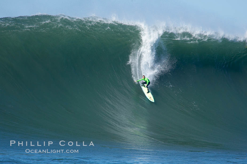 Zach Wormhoudt makes the drop in heat four, Wormhoudt would advance to the semis, Mavericks surf contest, February 7, 2006. Half Moon Bay, California, USA, natural history stock photograph, photo id 15313