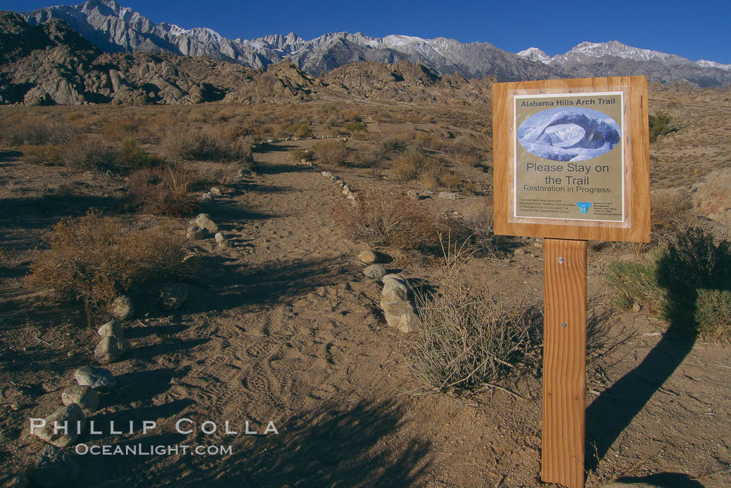 Sign marking the trail to Mobius Arch in the Alabama Hills. Alabama Hills Recreational Area, California, USA, natural history stock photograph, photo id 21751
