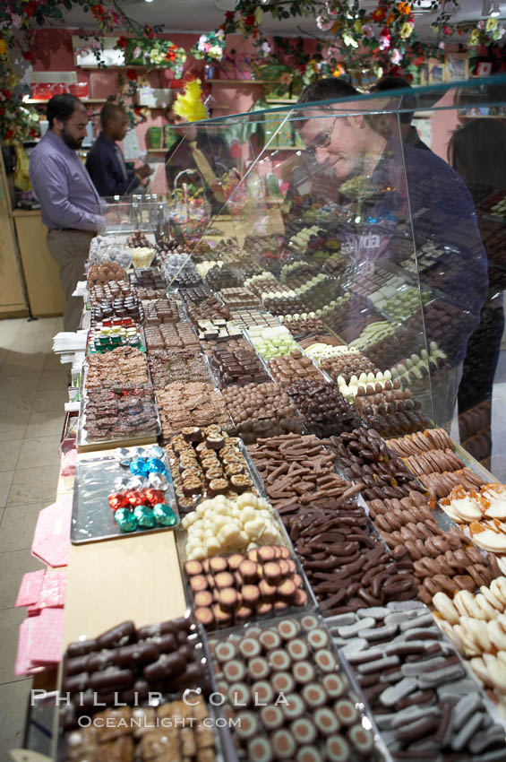 Chocolates and truffles, Rockerfeller Center. Manhattan, New York City, USA, natural history stock photograph, photo id 11183