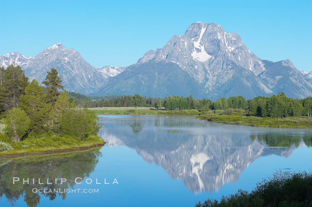 Mount Moran rises above the Snake River at Oxbow Bend. Grand Teton National Park, Wyoming, USA, natural history stock photograph, photo id 13029