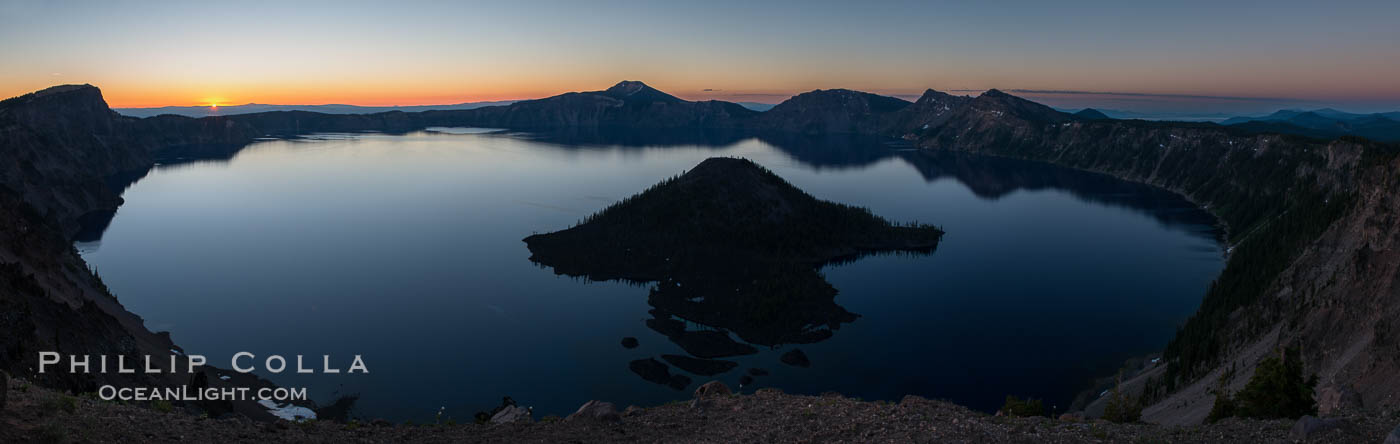 Panoramic picture of Crater Lake at dawn, sunrise, morning, panorama of Crater Lake National Park. Oregon, USA, natural history stock photograph, photo id 28654