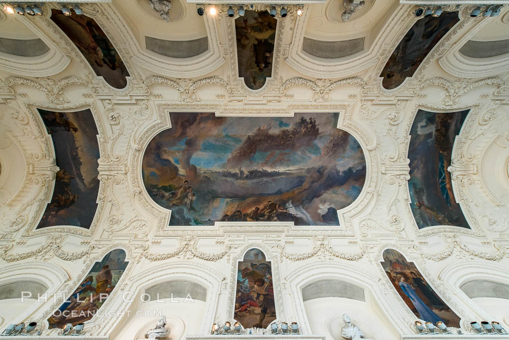 Petit Palais, (Small Palace), is a museum in Paris, France. Built for the Universal Exhibition in 1900 to Charles Girault's designs, it now houses the City of Paris Museum of Fine Arts (musee des beaux-arts de la ville de Paris)., natural history stock photograph, photo id 28062