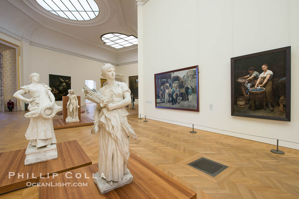 Petit Palais, (Small Palace), is a museum in Paris, France. Built for the Universal Exhibition in 1900 to Charles Girault's designs, it now houses the City of Paris Museum of Fine Arts (musee des beaux-arts de la ville de Paris)., natural history stock photograph, photo id 28064