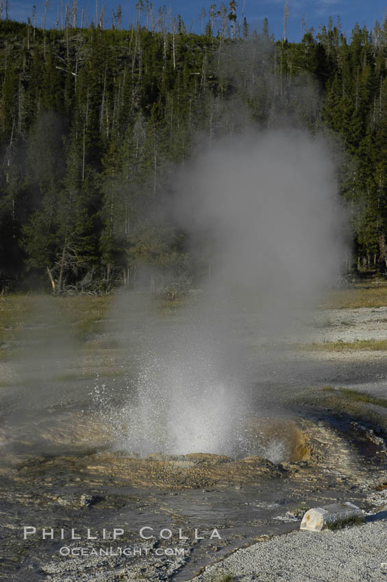 Pump Geyser. Upper Geyser Basin, Yellowstone National Park, Wyoming, USA, natural history stock photograph, photo id 07233