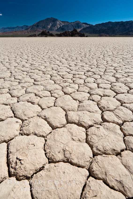 Racetrack Playa, an ancient lake now dried and covered with dessicated mud., natural history stock photograph, photo id 26385