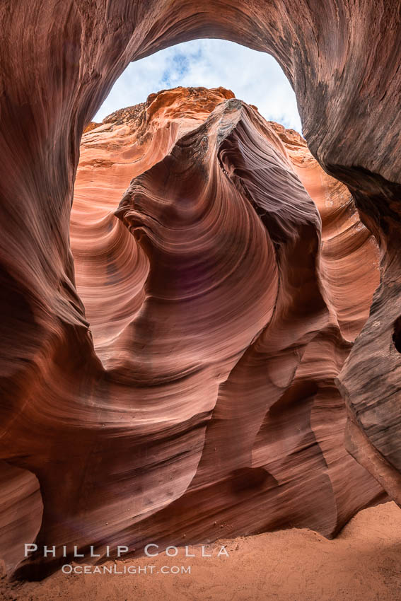 Rattlesnake Canyon, a beautiful slot canyon that is part of the larger Antelope Canyon system. Page, Arizona, Navajo Tribal Lands