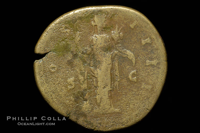 Roman emperor Antonius Pius (138-161 A.D.), depicted on ancient Roman coin (bronze, denom/type: Sestertius) (Sestertius Obverse: ANTONINVS AVG PIUS PP TR P XXIII. Reverse: FORTUNA OBSEQVENS COS IIII SC. Fortuna Obsequens std. left., holding rudder and cornucopiae.)., natural history stock photograph, photo id 06559