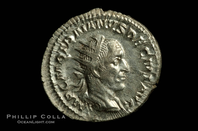 Roman emperor Trajan Decius (249-251 A.D.), depicted on ancient Roman coin (silver, denom/type: Antoninianus) (Antoninianus, EF. Obverse: IMP C M Q TRAIANVS DECIVS AVG. Reverse: GENIVS EXERSILLYRICIANI)., natural history stock photograph, photo id 06602