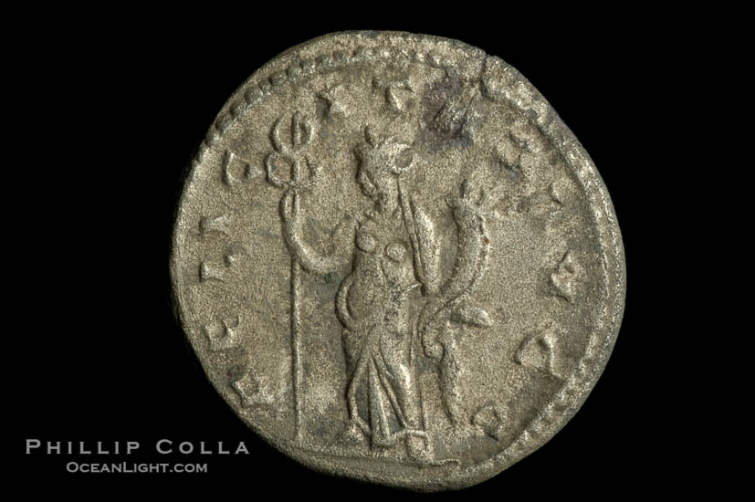 Roman emperor Valerian I (253-260 A.D.), depicted on ancient Roman coin (billion, denom/type: Antoninianus) (Antoninianus 2.9g, 20mm, VanMeter 28. Obverse: IMP C P LIC VALERIANVS PF AVG. Reverse: FELICITAS AVGG.)., natural history stock photograph, photo id 06819