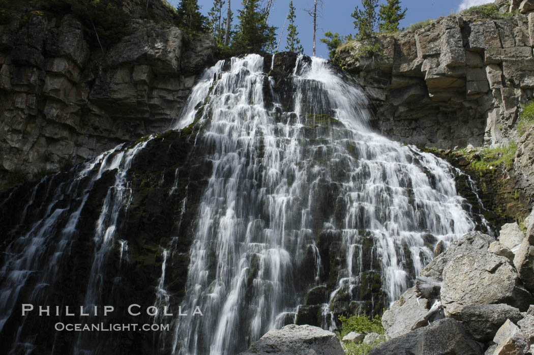 Rustic Falls is located at the entrance to Golden Gate Canyon near Mammoth Hot Springs, Yellowstone National Park. The falls are 47 feet (15m) high. Wyoming, USA, natural history stock photograph, photo id 07290