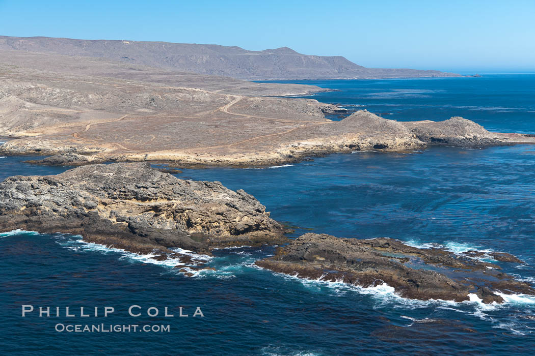 San Clemente Island, rugged barren coastline and island terrain surrounded by lush underwater kelp forests and marine life. California, USA, natural history stock photograph, photo id 25983
