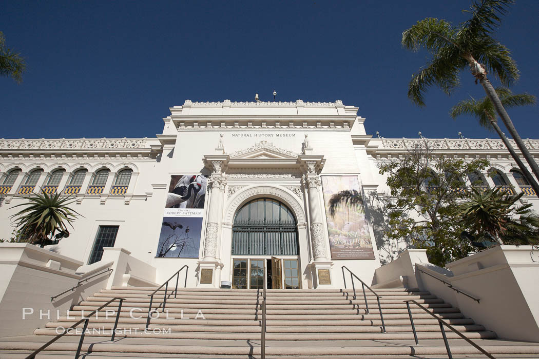 The San Diego Museum of Natural History, Balboa Park, San Diego.  The San Diego Natural History Museum is the place to find dinosaur bones and get a close up look at insects, birds and organic matter that make our outside world so interesting. Renovated in 2001, a new wing has doubled the museums original 65,000 square feet of floor space to about 150,000 square feet. California, USA, natural history stock photograph, photo id 22178