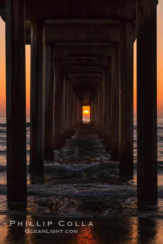 Scripps Pier solstice, sunset aligned perfectly with the pier. Scripps Institution of Oceanography, La Jolla, California, USA, natural history stock photograph, photo id 28474