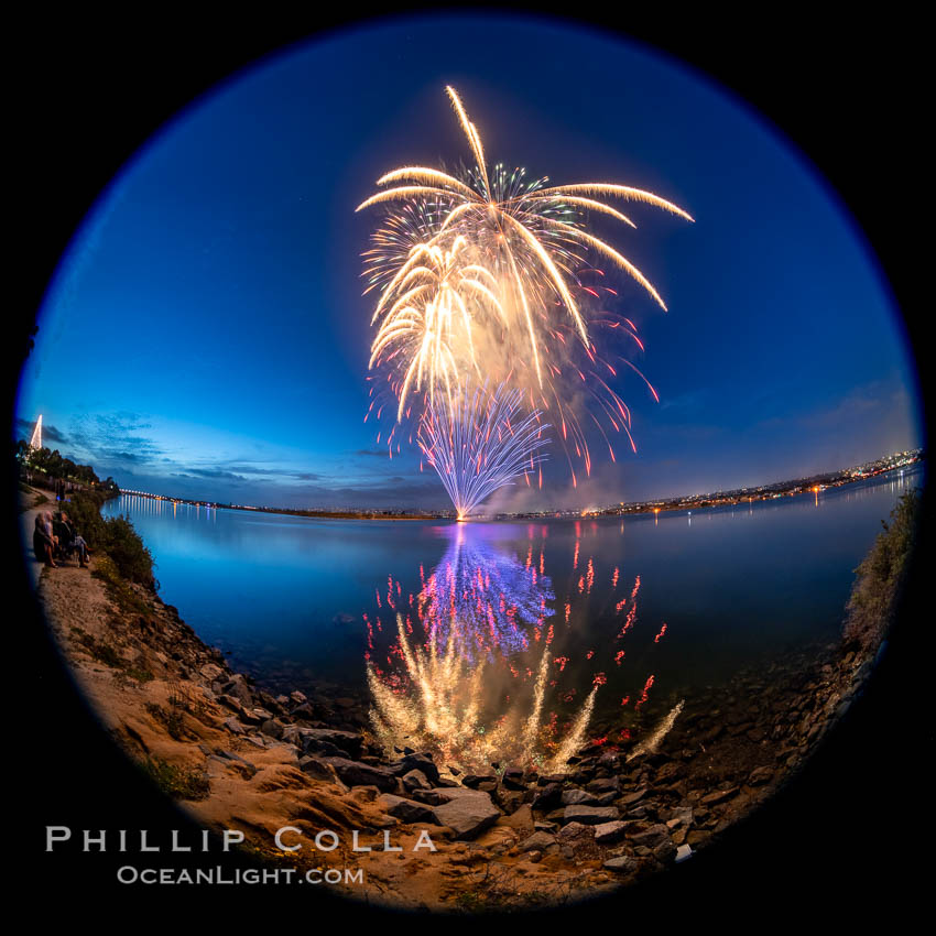 Sea World Fireworks San Diego Mission Bay. Sea World shows evening fireworks over Mission Bay