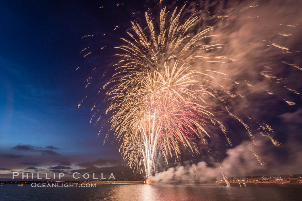 Sea World Fireworks San Diego Mission Bay. Sea World shows evening fireworks over Mission Bay