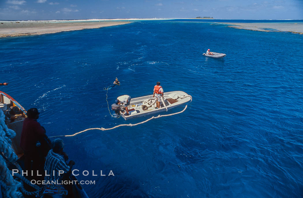 Setting anchor in the Lagoon Mouth, Rose Atoll. Rose Atoll National Wildlife Refuge, American Samoa, USA, natural history stock photograph, photo id 00837