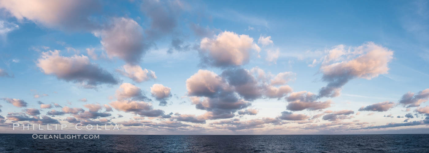 Sunrise over the Pacific Ocean en Route to Clipperton Island. France, natural history stock photograph, photo id 33108