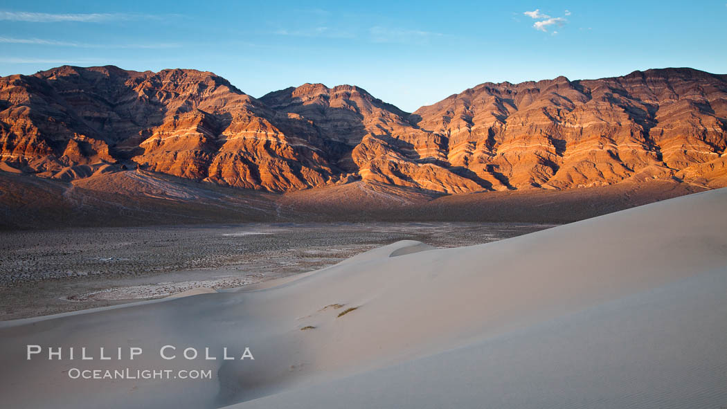 Sunset on the Last Chance Mountain Range, seen from Eureka Valley Sand Dunes. Eureka Dunes, Death Valley National Park, California, USA, natural history stock photograph, photo id 25351