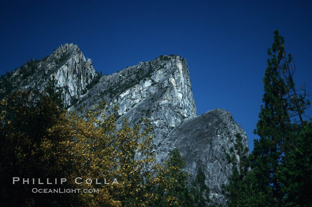 Three Brothers, Yosemite Valley. Yosemite National Park, California, USA, natural history stock photograph, photo id 05433