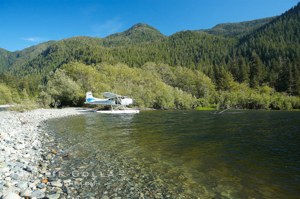 Float plane on the shore of Megin Lake, near Tofino on the west coast of Vancouver Island. British Columbia, Canada, natural history stock photograph, photo id 21102