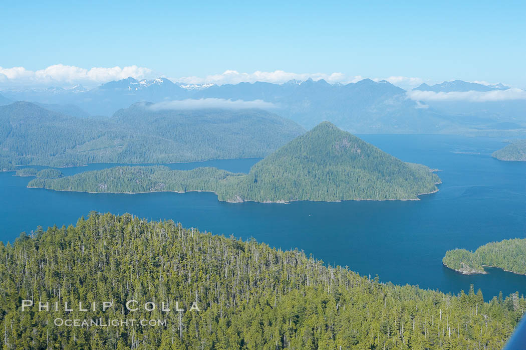 Flores Island (foreground) and Clayoquot Sound, aerial photo, near Tofino on the west coast of Vancouver Island. British Columbia, Canada, natural history stock photograph, photo id 21115