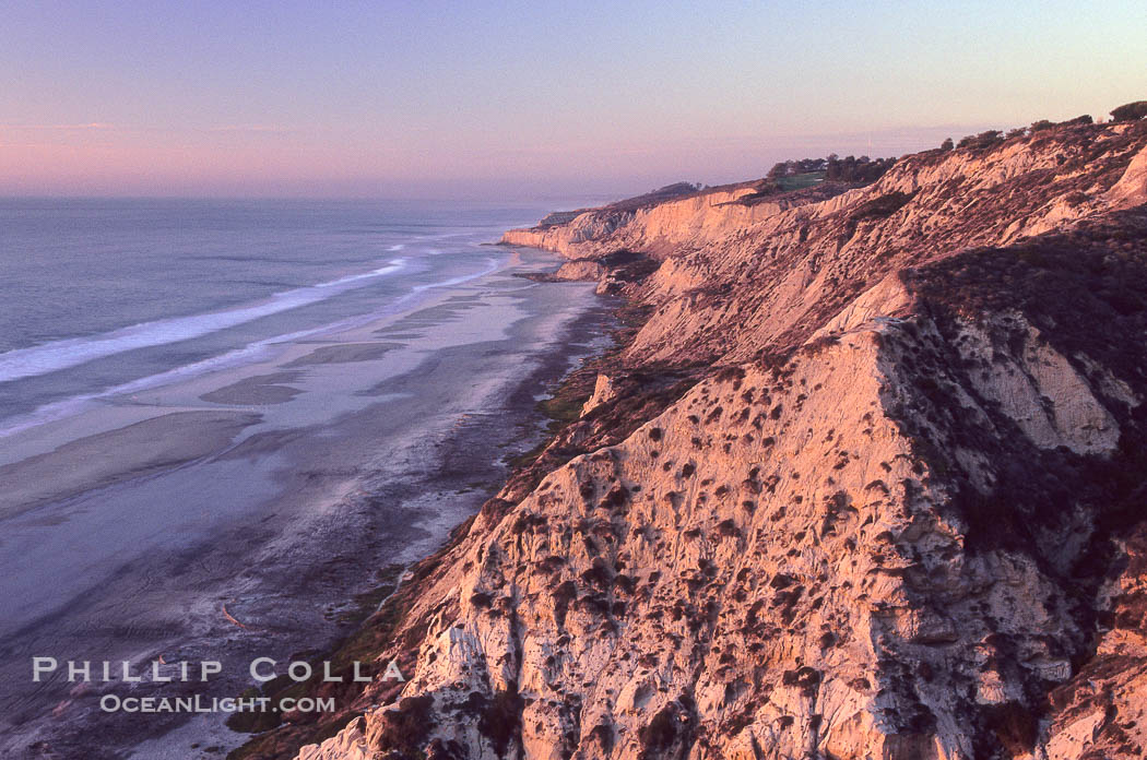 Sea cliffs at Torrey Pines State Park, viewed from Indian trail head., natural history stock photograph, photo id 05543