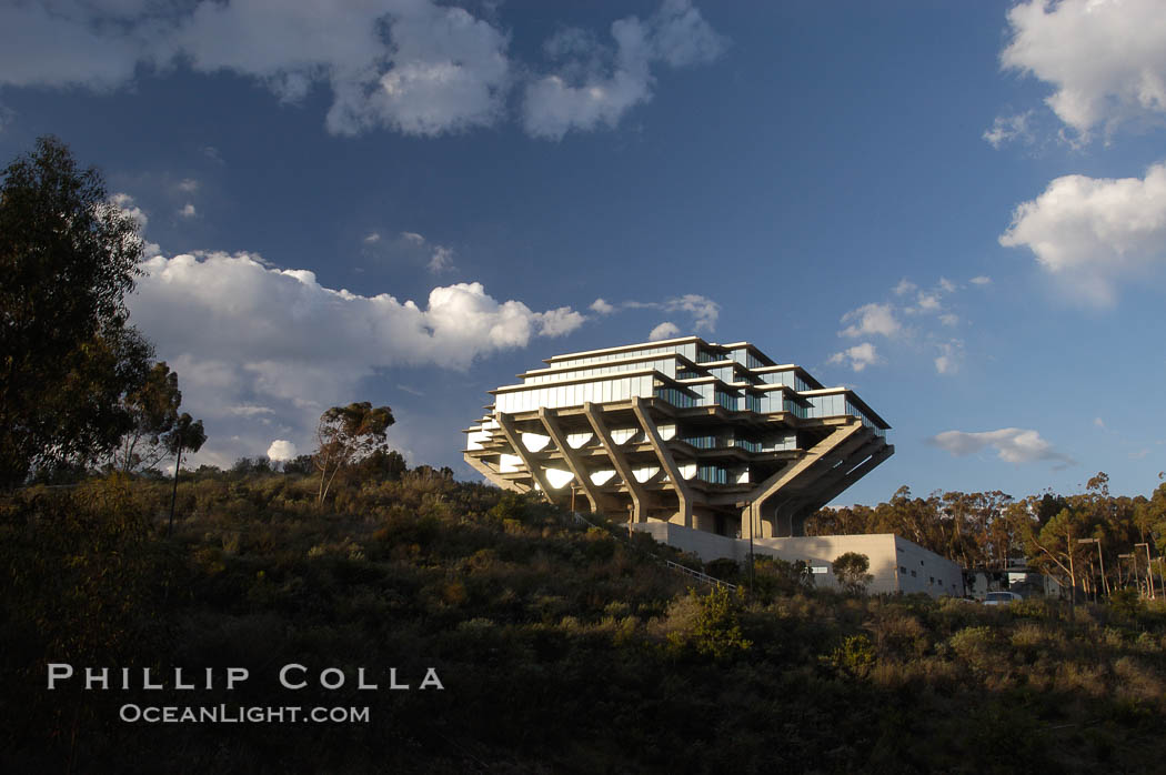 UCSD Library (Geisel Library, UCSD Central Library). University of California, San Diego, La Jolla, USA, natural history stock photograph, photo id 06478