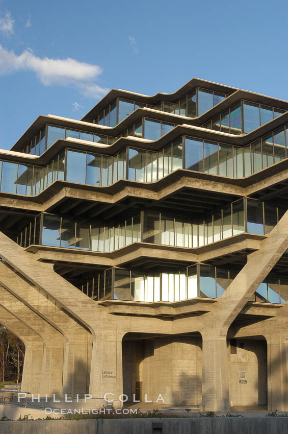 UCSD Library (Geisel Library, UCSD Central Library). University of California, San Diego, La Jolla, USA, natural history stock photograph, photo id 06458