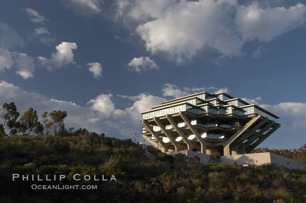 UCSD Library (Geisel Library, UCSD Central Library). University of California, San Diego, La Jolla, USA, natural history stock photograph, photo id 06466