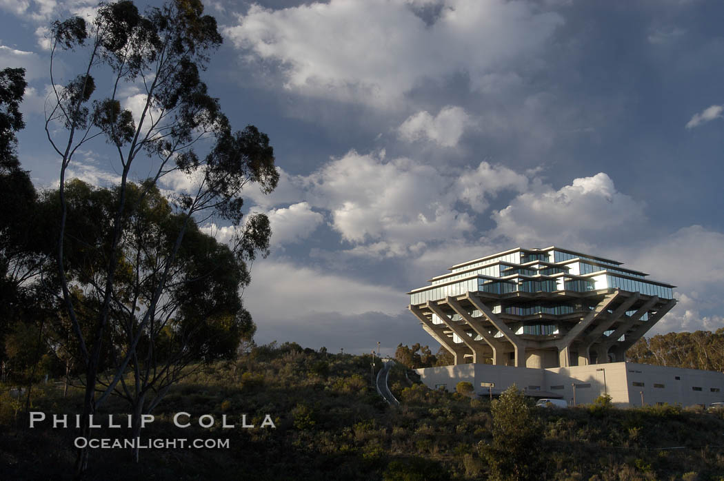 UCSD Library (Geisel Library, UCSD Central Library). University of California, San Diego, La Jolla, USA, natural history stock photograph, photo id 06470