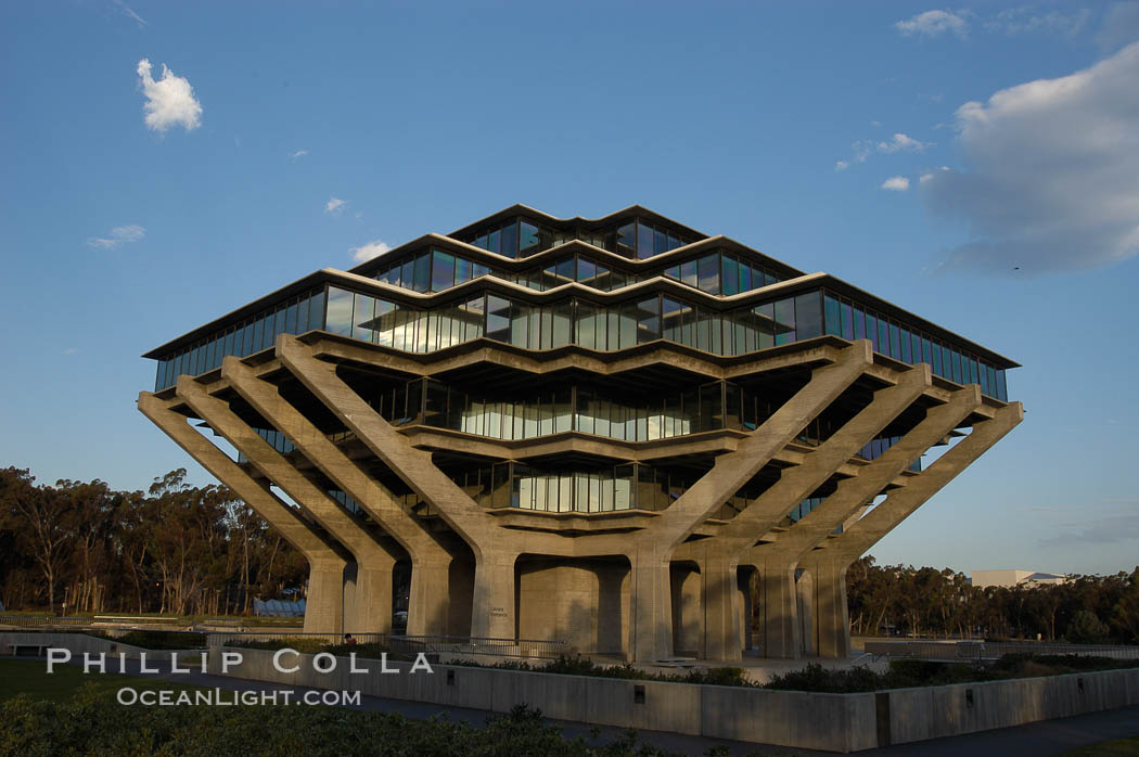 UCSD Library (Geisel Library, UCSD Central Library). University of California, San Diego, La Jolla, USA, natural history stock photograph, photo id 06474