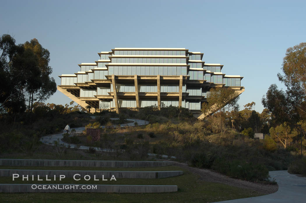 UCSD Library (Geisel Library, UCSD Central Library). University of California, San Diego, La Jolla, USA, natural history stock photograph, photo id 06464