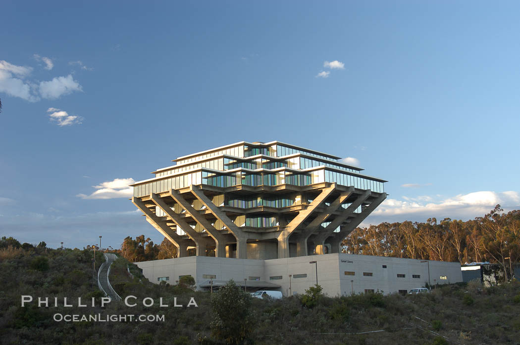 UCSD Library (Geisel Library, UCSD Central Library). University of California, San Diego, La Jolla, USA, natural history stock photograph, photo id 06472