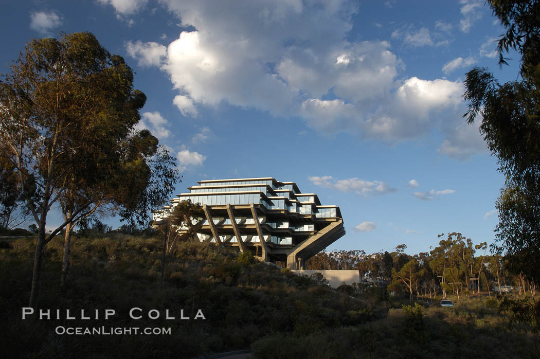 UCSD Library (Geisel Library, UCSD Central Library). University of California, San Diego, La Jolla, USA, natural history stock photograph, photo id 06476