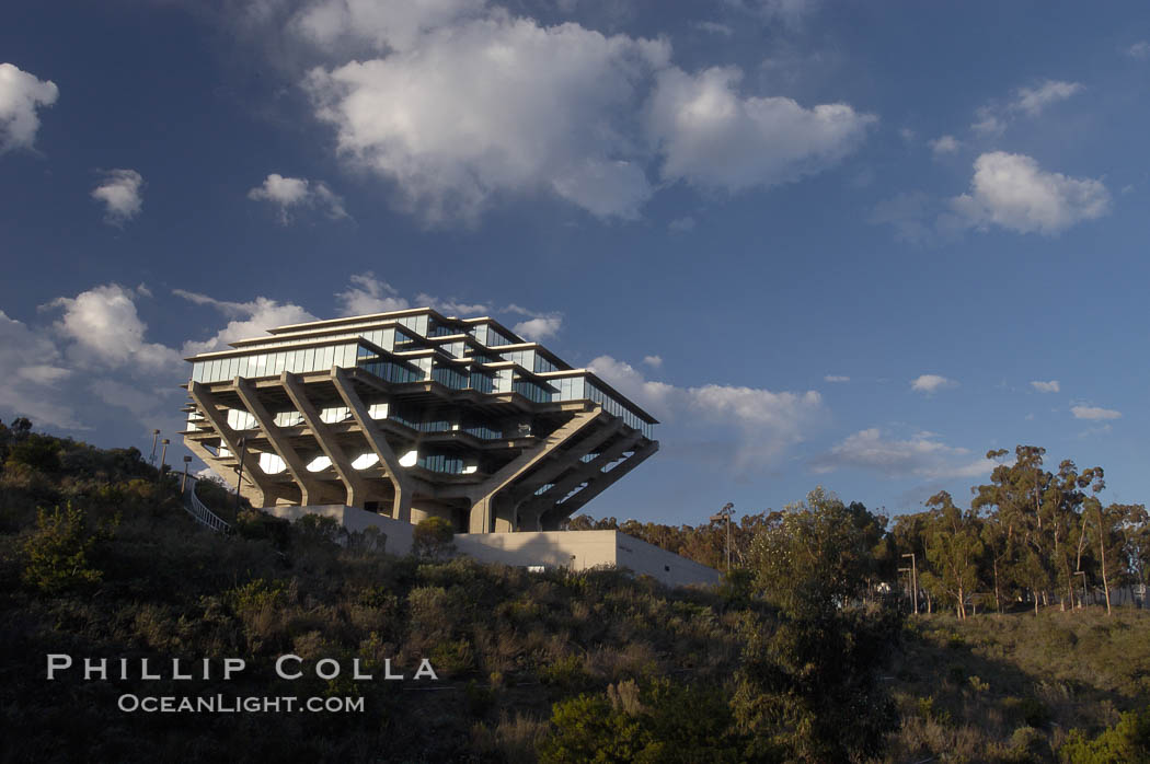 UCSD Library (Geisel Library, UCSD Central Library). University of California, San Diego, La Jolla, USA, natural history stock photograph, photo id 06467