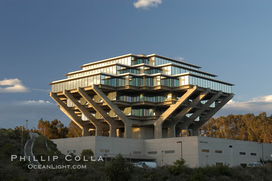 UCSD Library (Geisel Library, UCSD Central Library). University of California, San Diego, La Jolla, USA, natural history stock photograph, photo id 06471