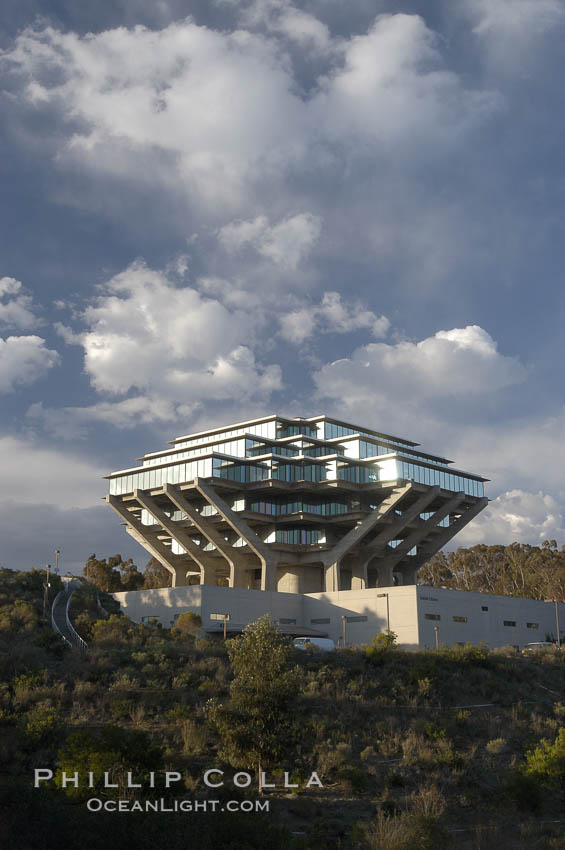 UCSD Library (Geisel Library, UCSD Central Library). University of California, San Diego, La Jolla, USA, natural history stock photograph, photo id 06457