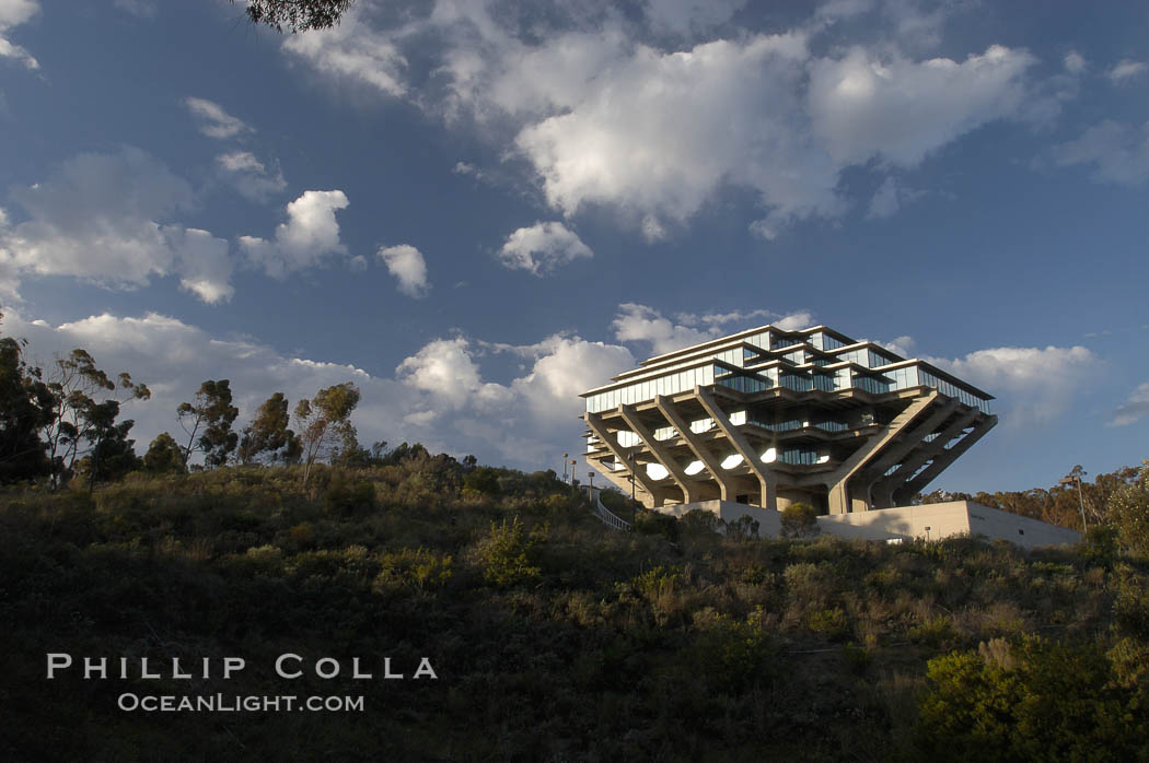 UCSD Library (Geisel Library, UCSD Central Library). University of California, San Diego, La Jolla, USA, natural history stock photograph, photo id 06465