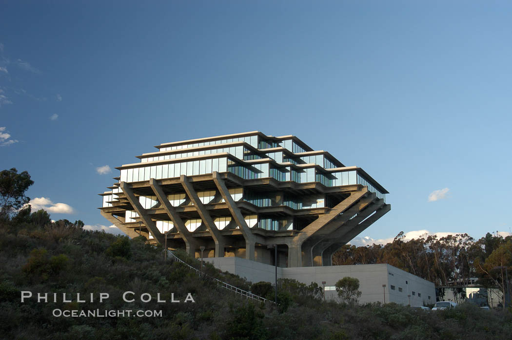 UCSD Library (Geisel Library, UCSD Central Library). University of California, San Diego, La Jolla, USA, natural history stock photograph, photo id 06473