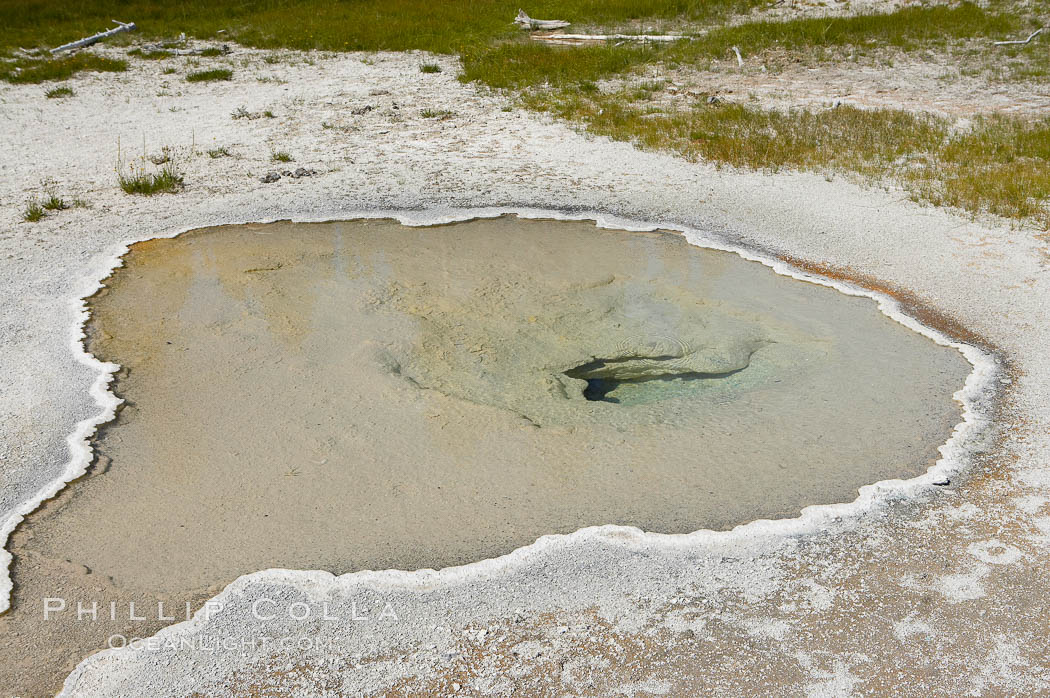 Unnamed spring or pool, Geyser Hill. Upper Geyser Basin, Yellowstone National Park, Wyoming, USA, natural history stock photograph, photo id 13414