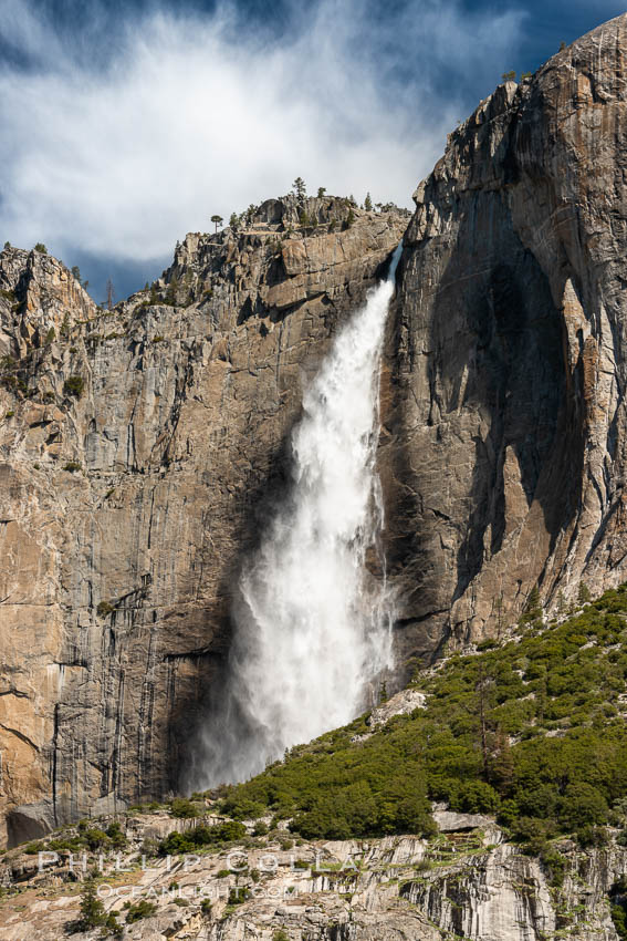 Upper Yosemite Falls near peak flow in spring. Yosemite Falls, at 2425 feet tall (730m) is the tallest waterfall in North America and fifth tallest in the world. Yosemite National Park, California, USA, natural history stock photograph, photo id 34550