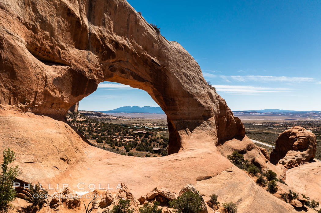 Wilson Arch aerial photo, Moab, Utah. Wilson Arch has a span of 91 feet (28 m) and height of 46 feet (14 m). USA, natural history stock photograph, photo id 38022
