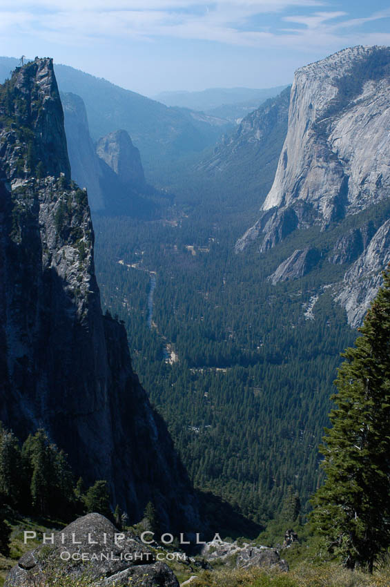 Yosemite Valley towards its western end, viewed from Four Mile Trail. Yosemite National Park, California, USA, natural history stock photograph, photo id 07664